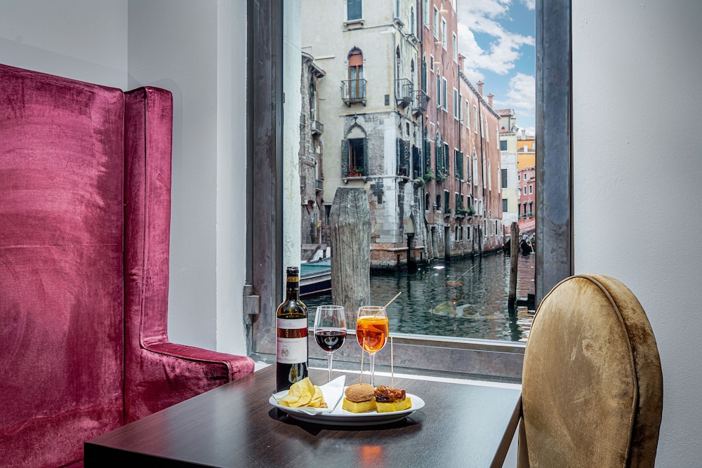 All'Angelo Art Hotel