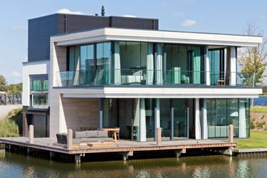 6-persoons bungalow Luxurious villa with 3 bathrooms near Veerse Meer