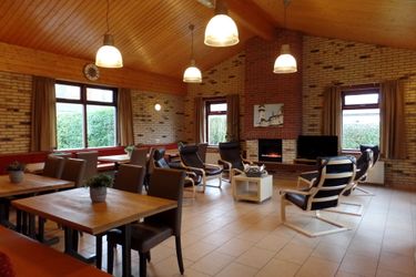 16-Personen Ferienhaus Tidy house with fireplace, near North Sea beach