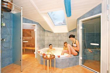 12-person group accommodation DSH608