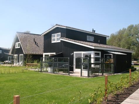 Aanbieding bungalow Friese meren 🏕️ Hogenboom Waterpark Oan 'e Poel