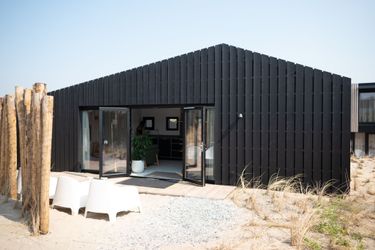 4-persoons bungalow Modern lodge with 2 bathrooms, 100m from the beach