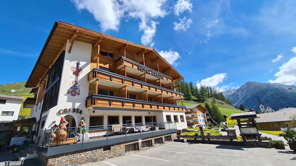 Hotel Cresta.