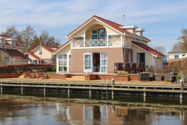 8-person holiday house HFR011