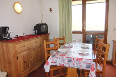 4-persoons appartement 4p Sarvan 2*