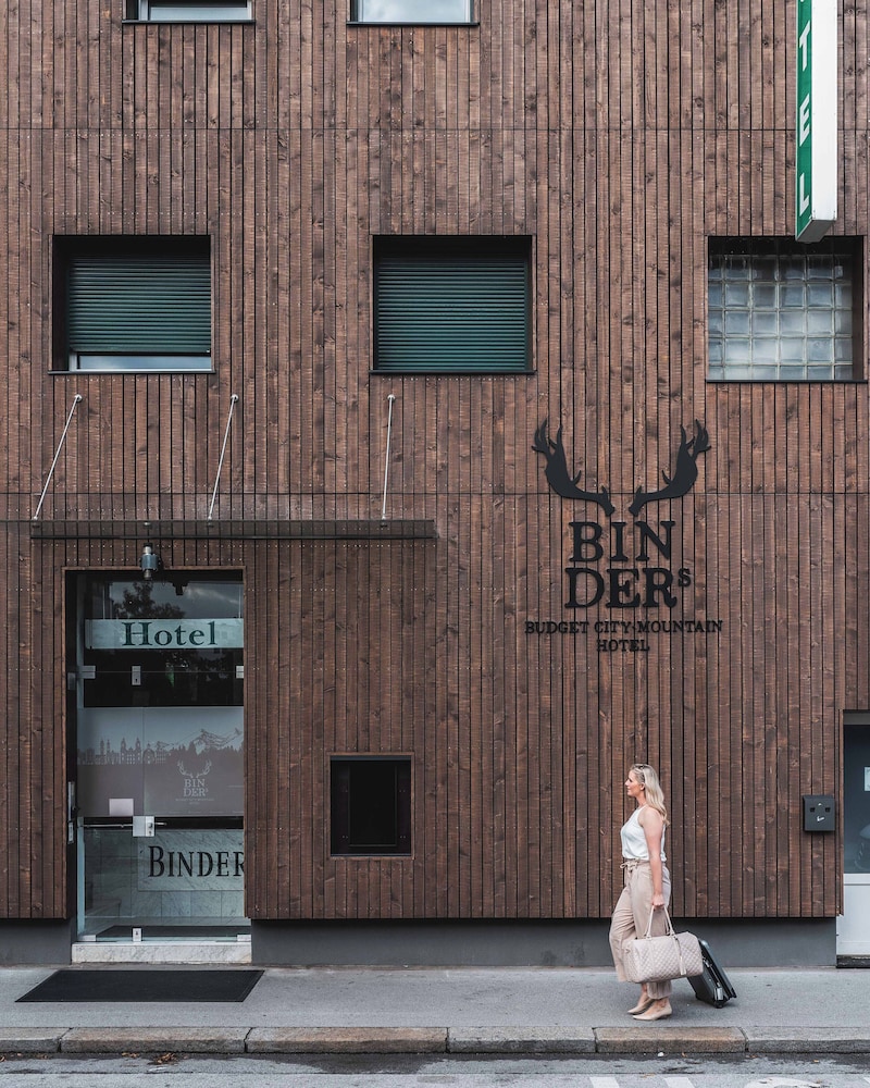Binders Budget City Mountain Hotel