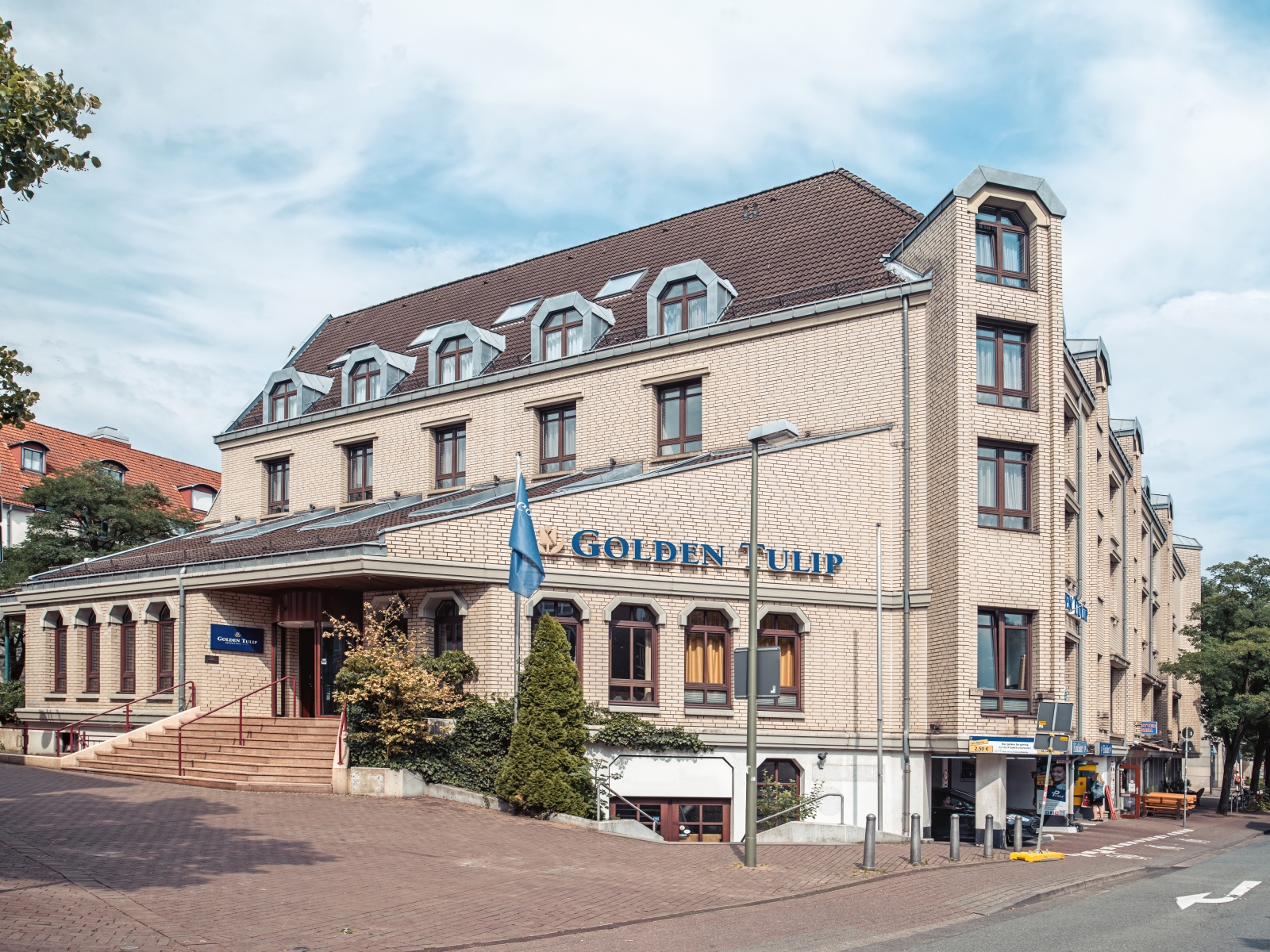 Golden Tulip Bielefeld City <br/>64.00 ew <br/> <a href='http://vakantieoplossing.nl/outpage/?id=6a84599d572b8b1be533e6ab6e0e44bf' target='_blank'>View Details</a>