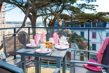 6-Personen Ferienhaus Cozy apartment with a balcony or terrace near the beach