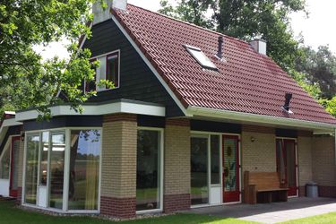 6-person cottage Tidy house with garden, close to De Lemelerberg
