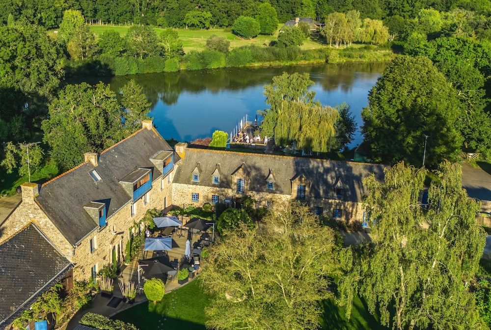 Hotel le Manoir des Portes.
