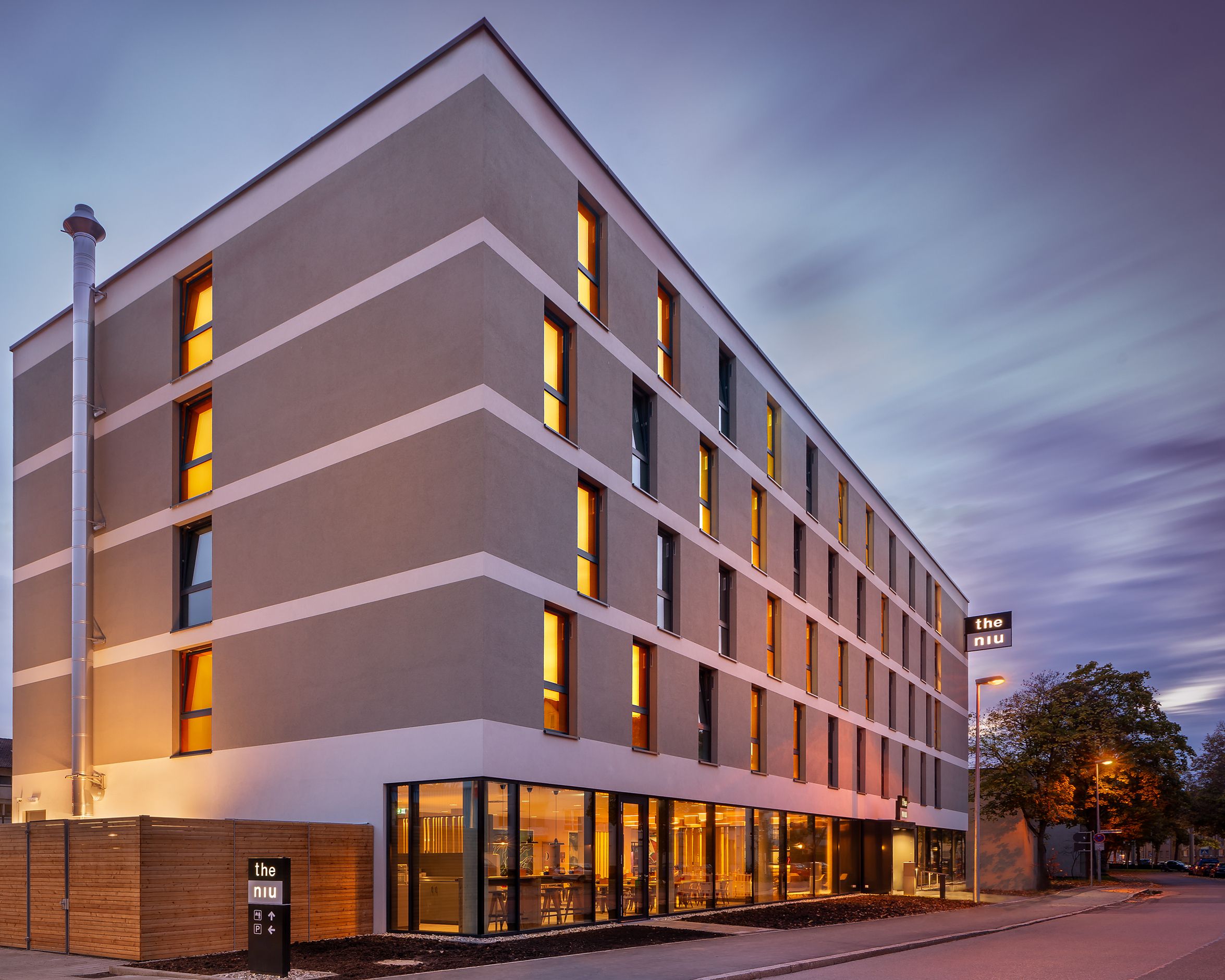 Holiday Inn - the niu Timber