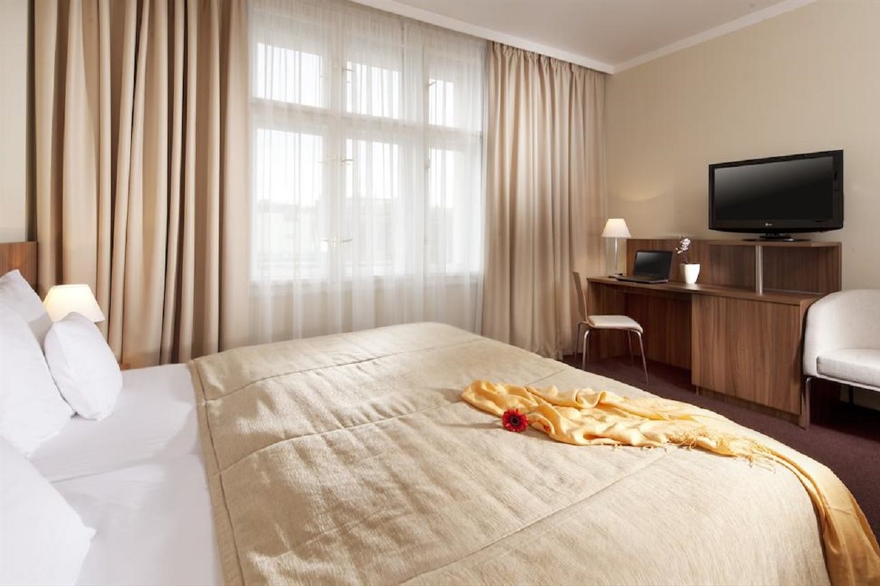 Clarion Hotel Prague Old Town <br/>62.59 ew <br/> <a href='http://vakantieoplossing.nl/outpage/?id=182fa980843e0f2309f6ace30c1d6ace' target='_blank'>View Details</a>