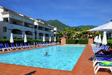 4-persoons bungalow Nice apartments by a vast beach on beautiful Corsica