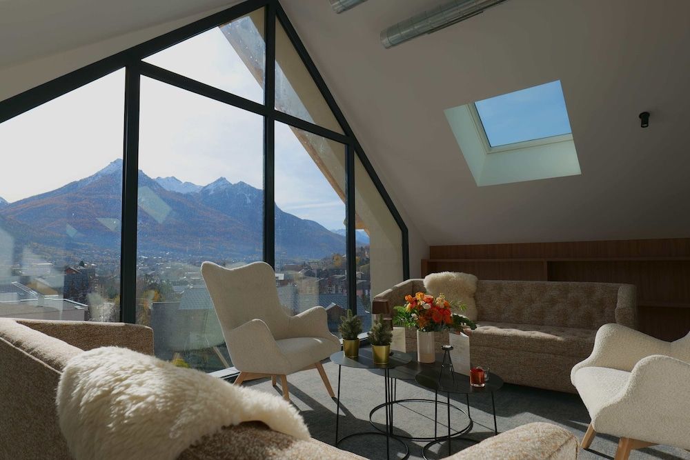 Garrigae Caserne de Briançon & Spa - les Cinq Mondes.