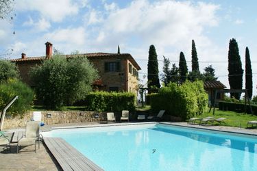 4-persoons bungalow Spacious apartment furnished in Italian style in the hills