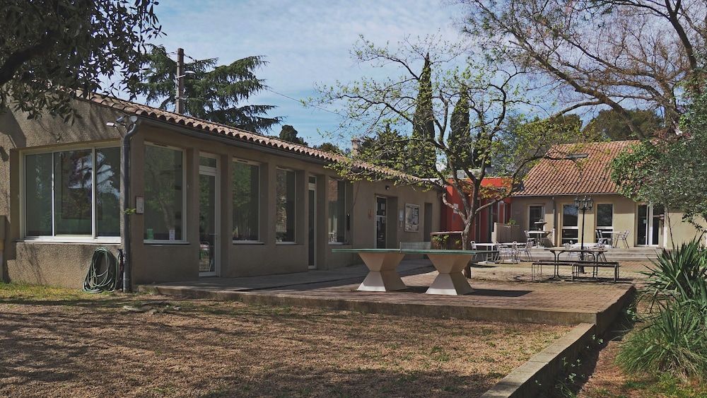 Auberge de Jeunesse HI Nîmes.