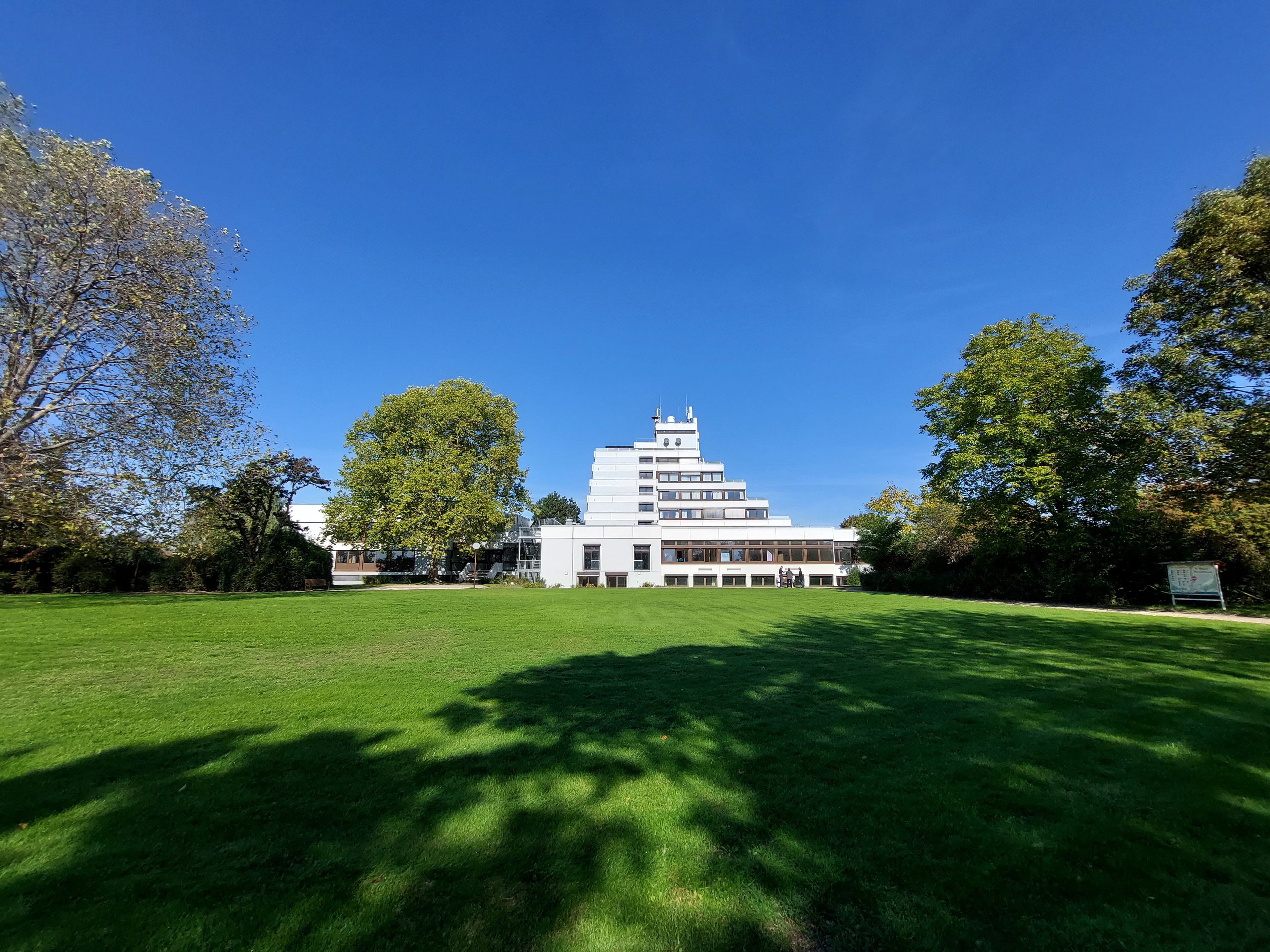 Heinrich Pesch Hotel