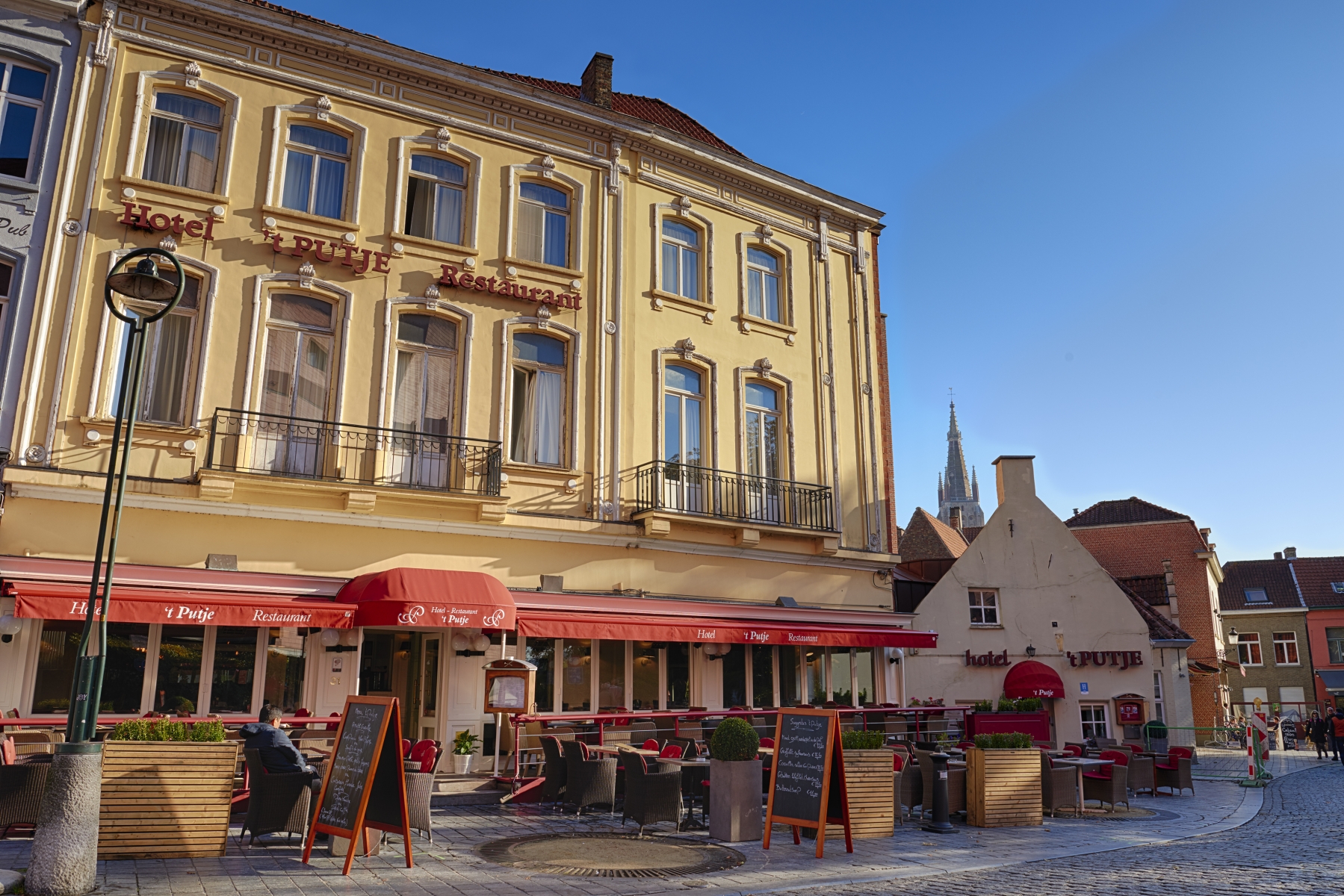 Hotel 't Putje <br/>42.00 ew <br/> <a href='http://vakantieoplossing.nl/outpage/?id=5f9c73663118947a0f3ab18f5b523bca' target='_blank'>View Details</a>