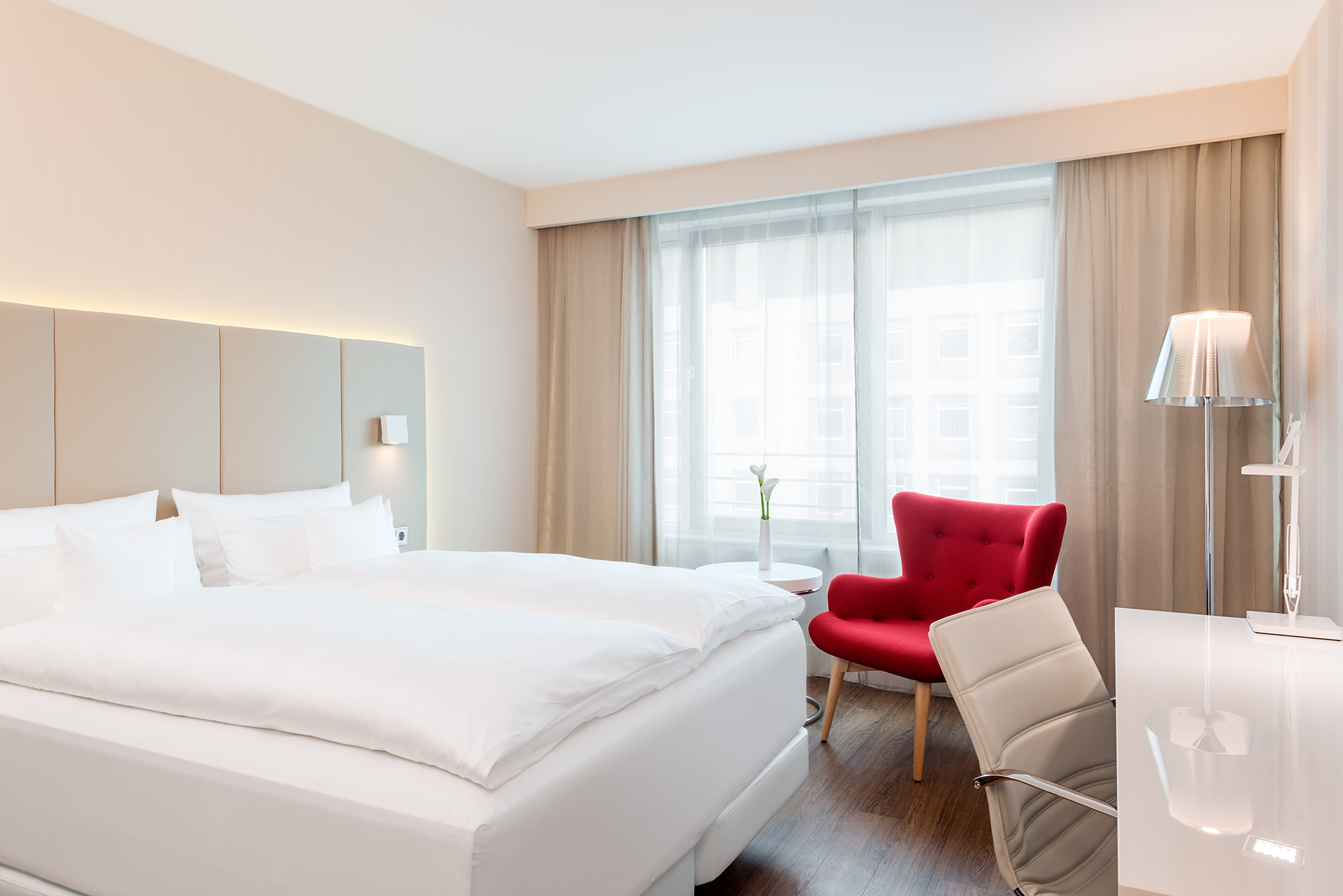 NH Collection Frankfurt City <br/>81.00 ew <br/> <a href='http://vakantieoplossing.nl/outpage/?id=42d02a709f129af77768acda19d1119f' target='_blank'>View Details</a>