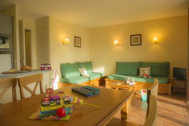 7-person apartment - 1 bedroom + 1 sleeping alcove - Terrace or balcony