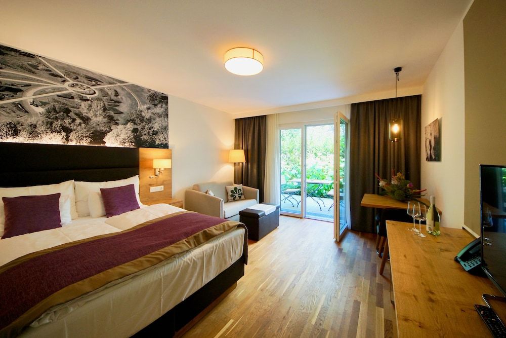 Parks 73 The TownHouse Hotel.