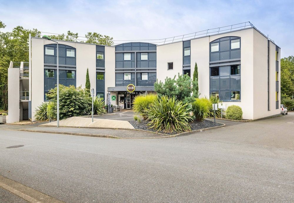 B&B HOTEL Cholet Sud