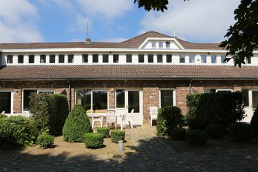 12-person holiday house