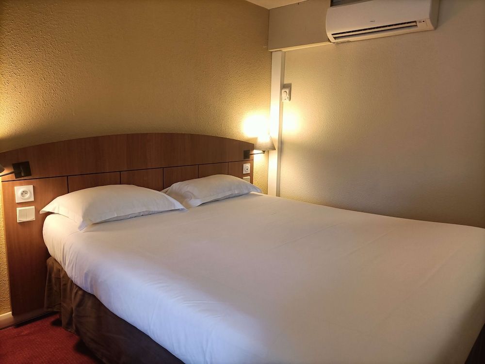 Kyriad Geneve - Saint-Genis-Pouilly.