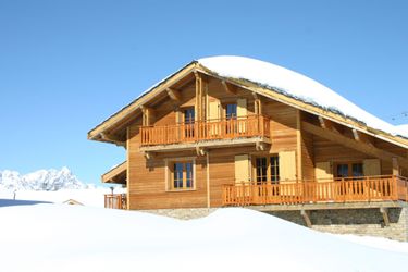10-persoons bungalow Luxury chalet with fireplace in the area of Alpe d'Huez