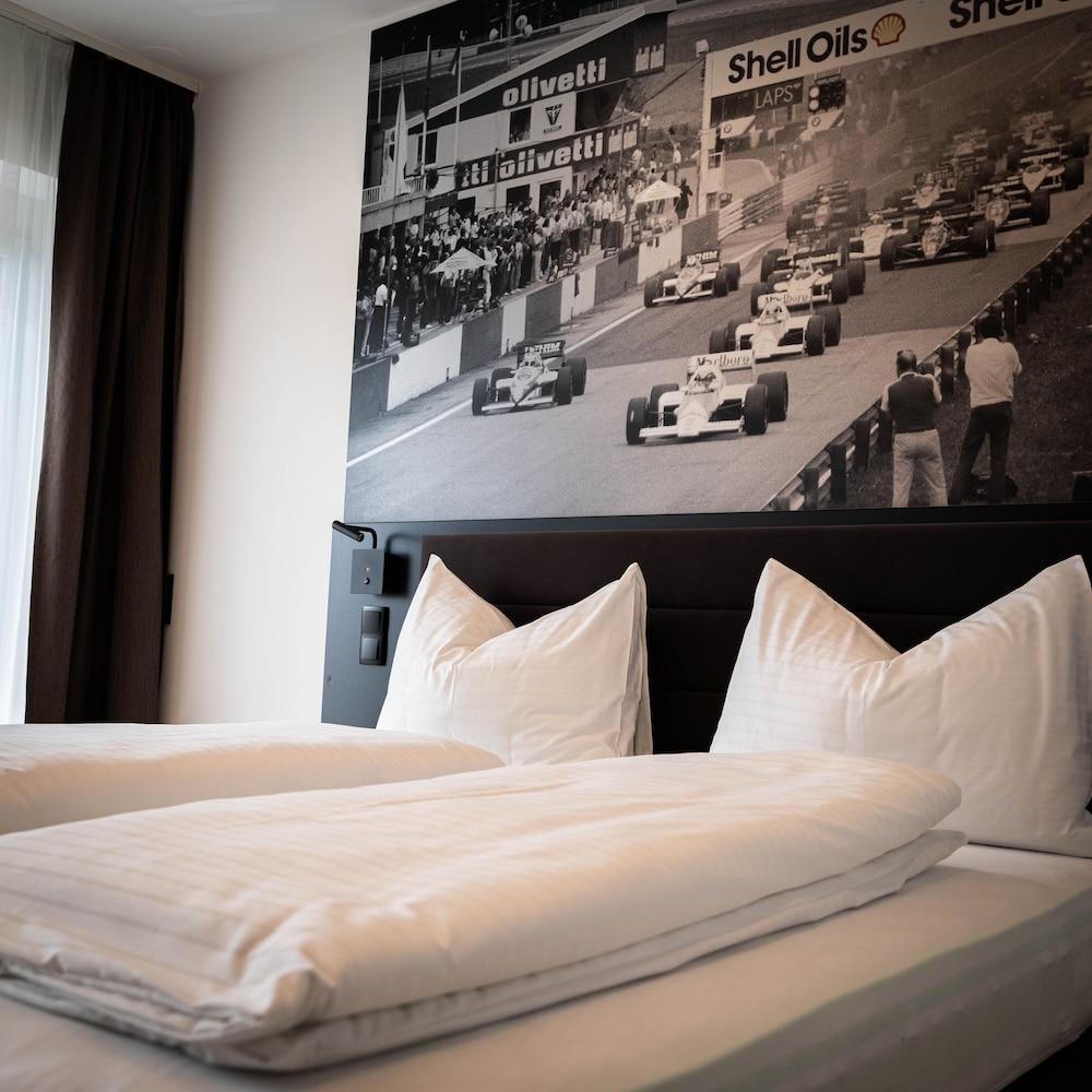 RINGRAST Hotel