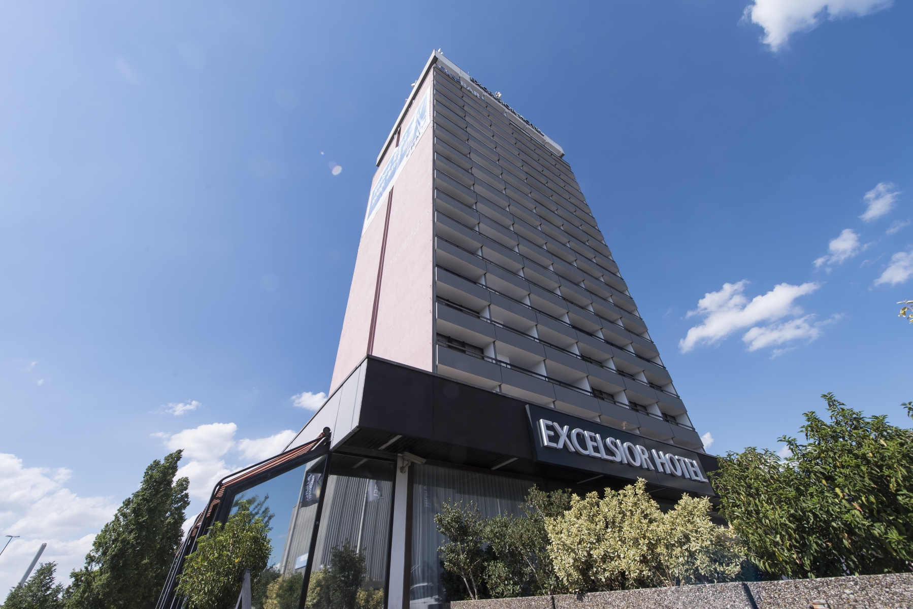 Excelsior Ludwigshafen <br/>59.00 ew <br/> <a href='http://vakantieoplossing.nl/outpage/?id=f834546f6700bfd0925d58a0629de902' target='_blank'>View Details</a>