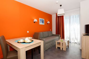 2-la personne bungalow Modern studio apartment located just 600 m. from the beach