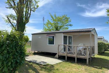 5-Personen Mobilheim Mobile-home 26m² + integrated wooden terrace of 7m². 4 pers