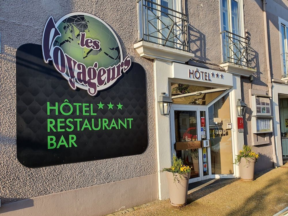 Hôtel restaurant bar les Voyageurs.