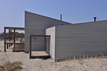 4-Personen Ferienhaus Luxurious villa with a nice deck, in nature reserve De Punt