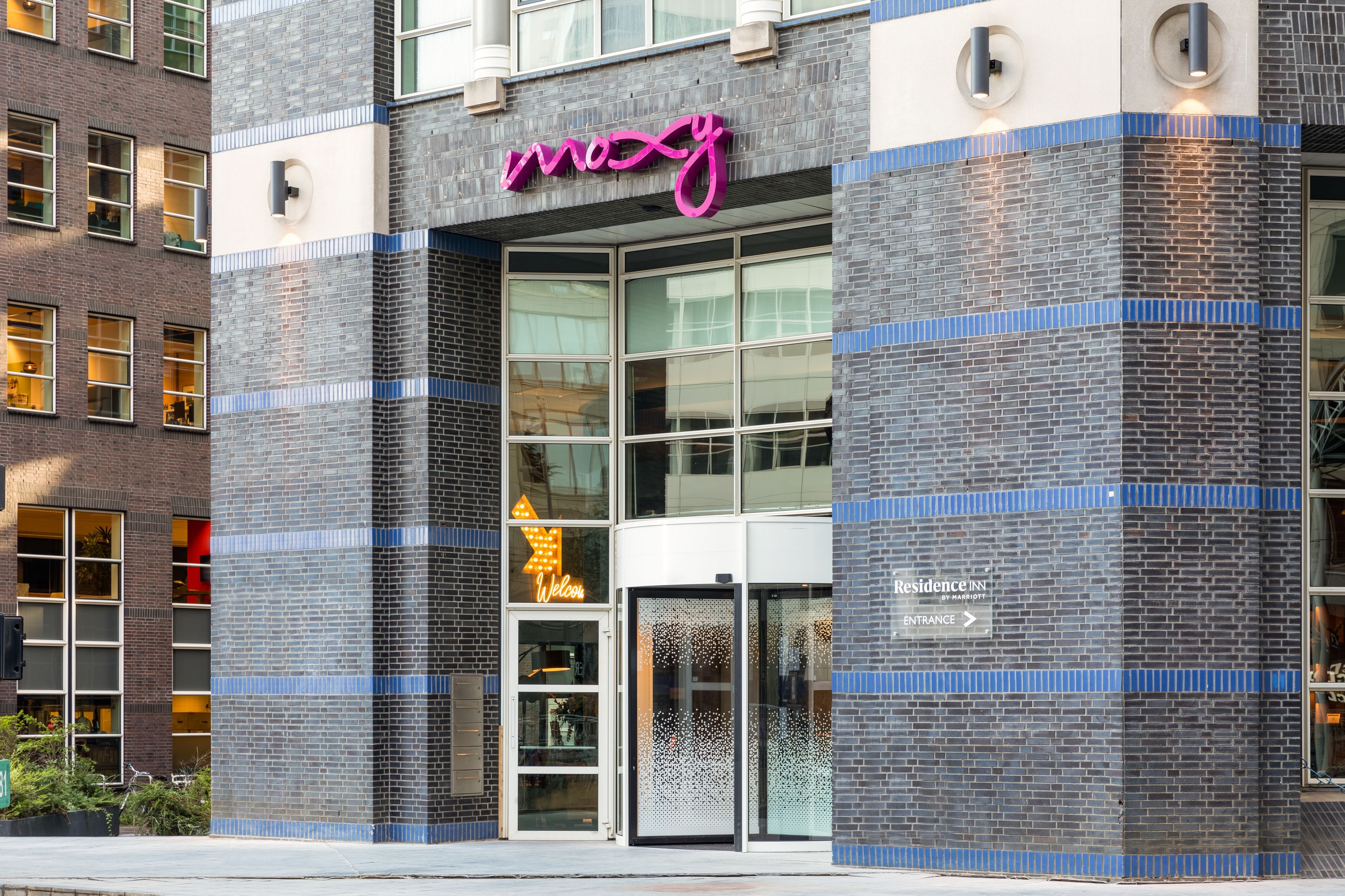 Moxy the Hague.