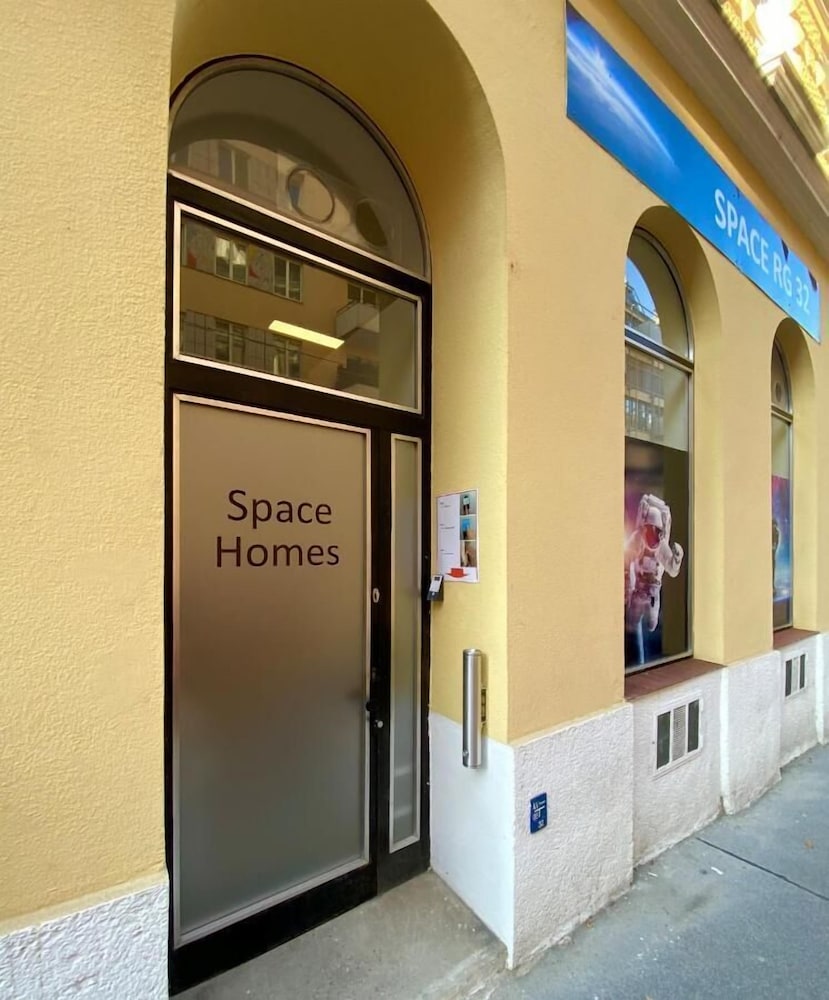 Space Home Apartment - Central Station