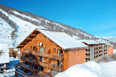 2-la personne bungalow Well-kept wooden-style apartment at a height of 1.6 km.