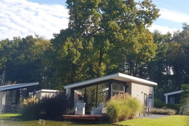 4-persoons bungalow Bos Lodge 55 met Jacuzzi