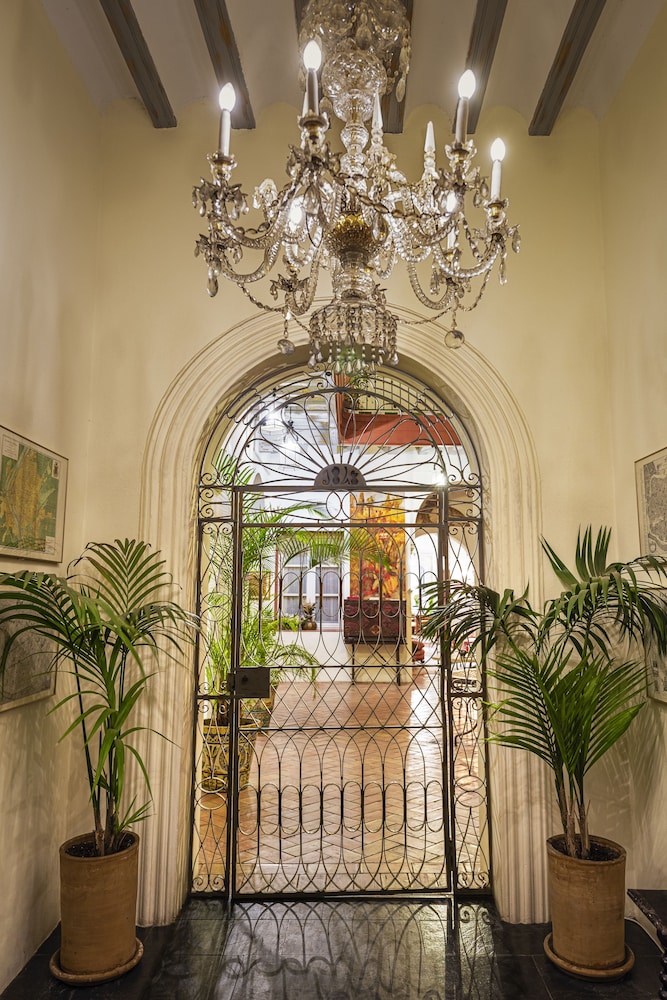 Hotel Las Casas de El Arenal by Casas y Palacios