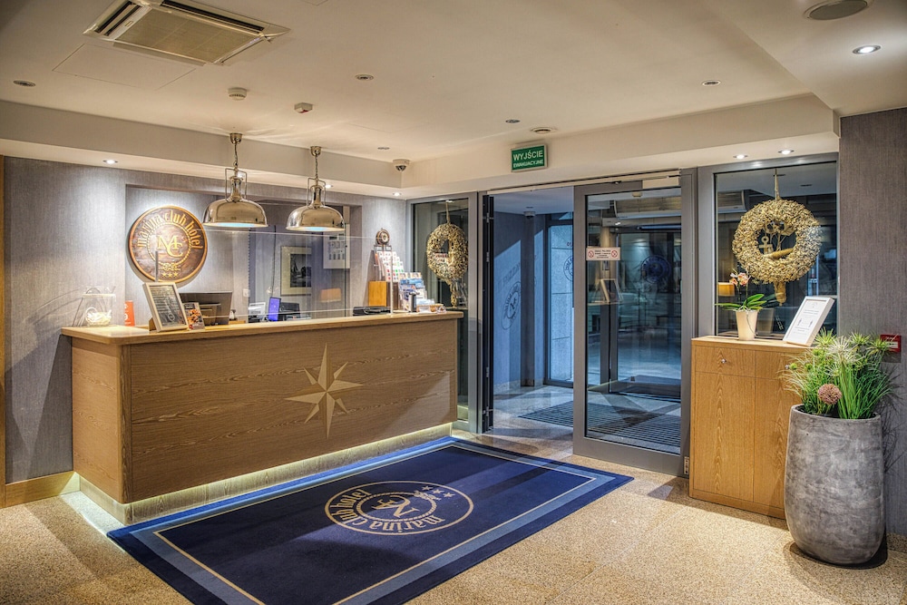 Marina Club Hotel
