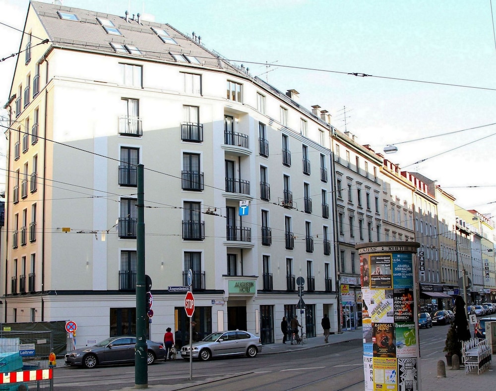 Augusten Hotel