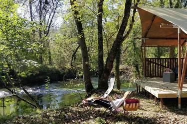 4-Personen Safarizelt LUXURY RIVERFRONT LODGE