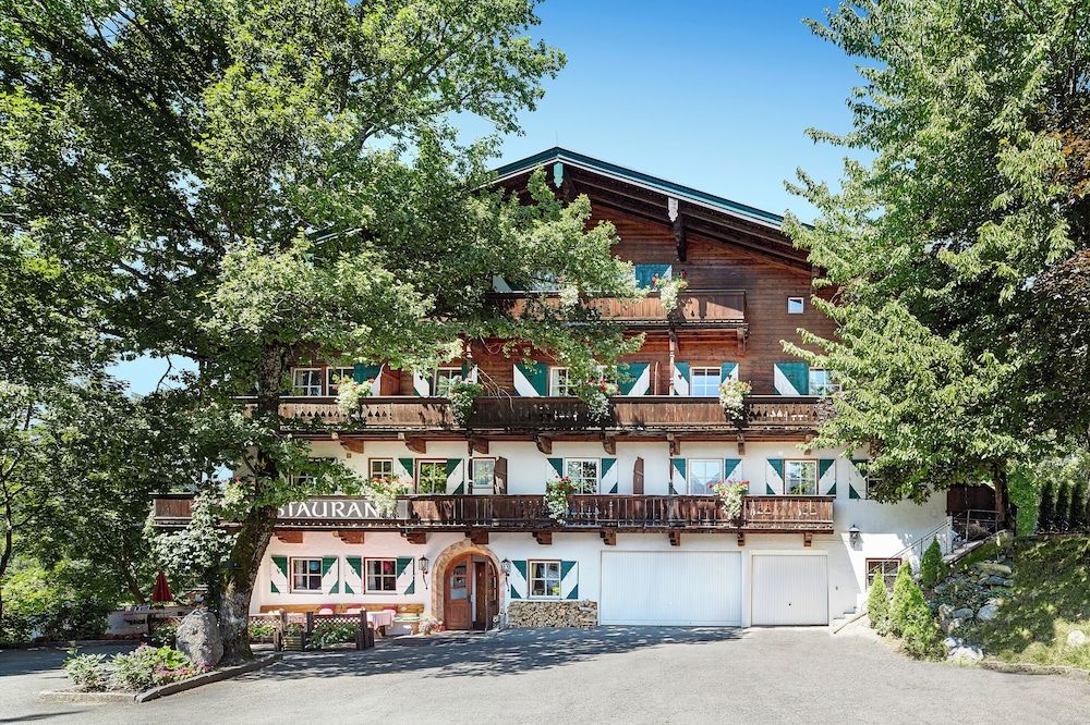 Landsitz Römerhof - Hotel Apartments.