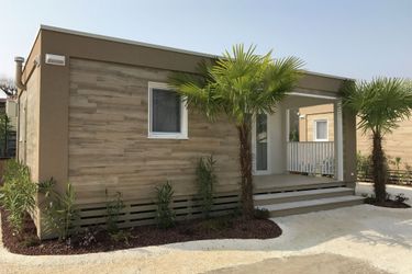 5-Personen Ferienhaus Bright and modern furnished chalet with AC on Lake Garda
