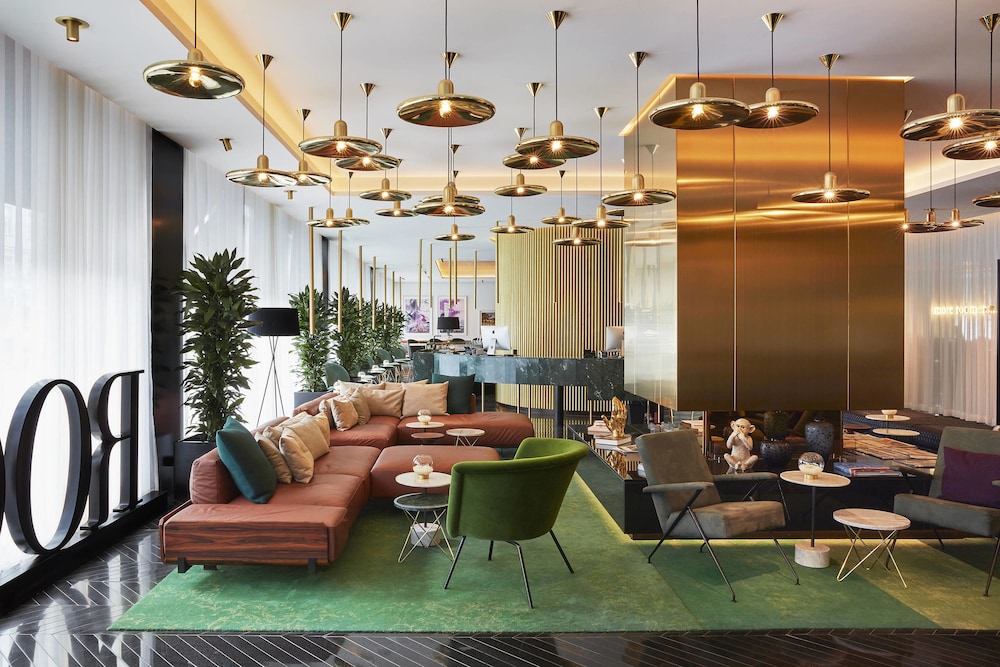 Roomers Munich, Autograph Collection