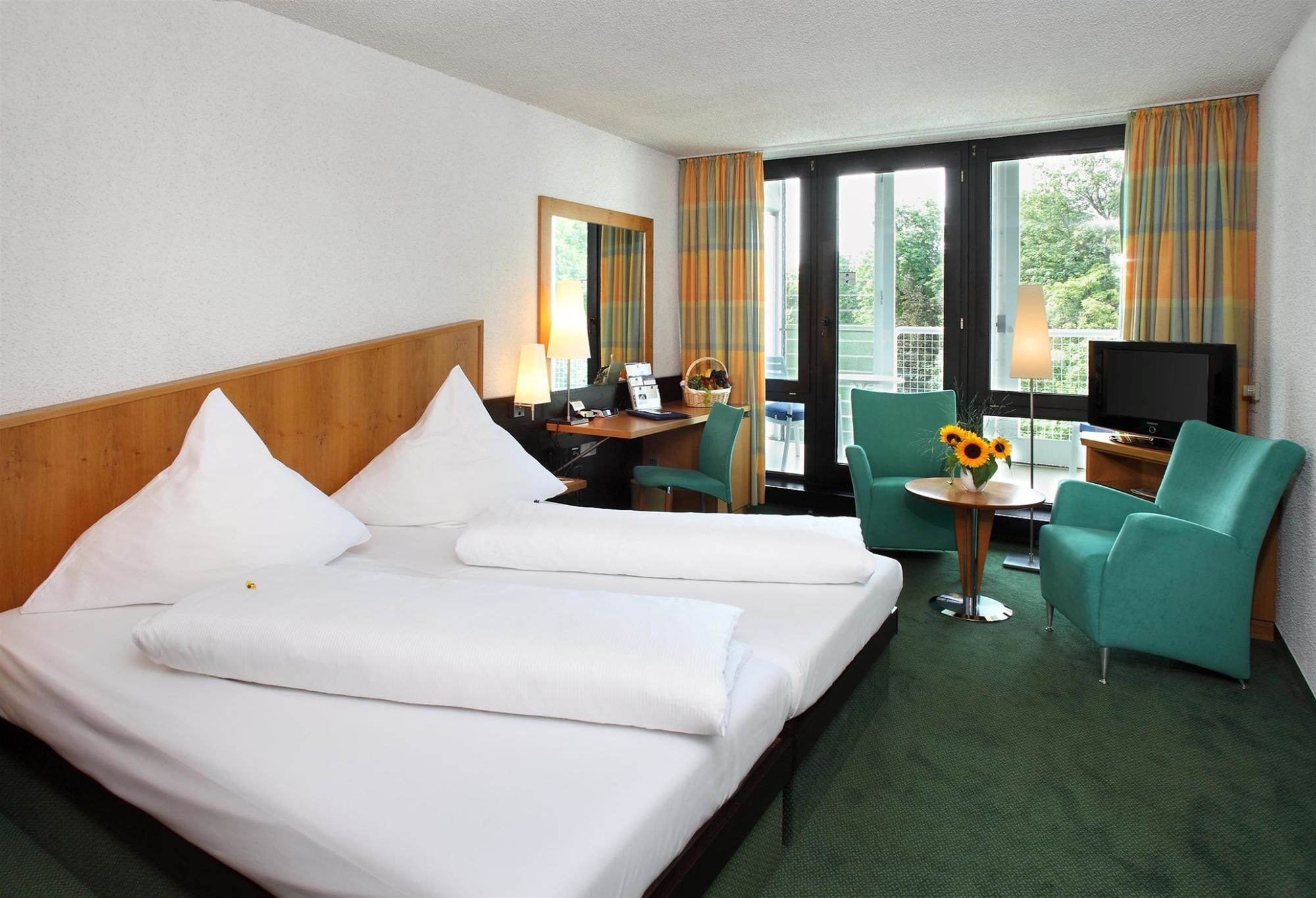 Best Western Premier Parkhotel Bad Mergentheim <br/>153.33 ew <br/> <a href='http://vakantieoplossing.nl/outpage/?id=3cd1fa8f9efeb5027924c7d5100ea53d' target='_blank'>View Details</a>