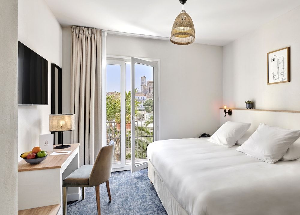 Hotel Le Suquet Cannes.