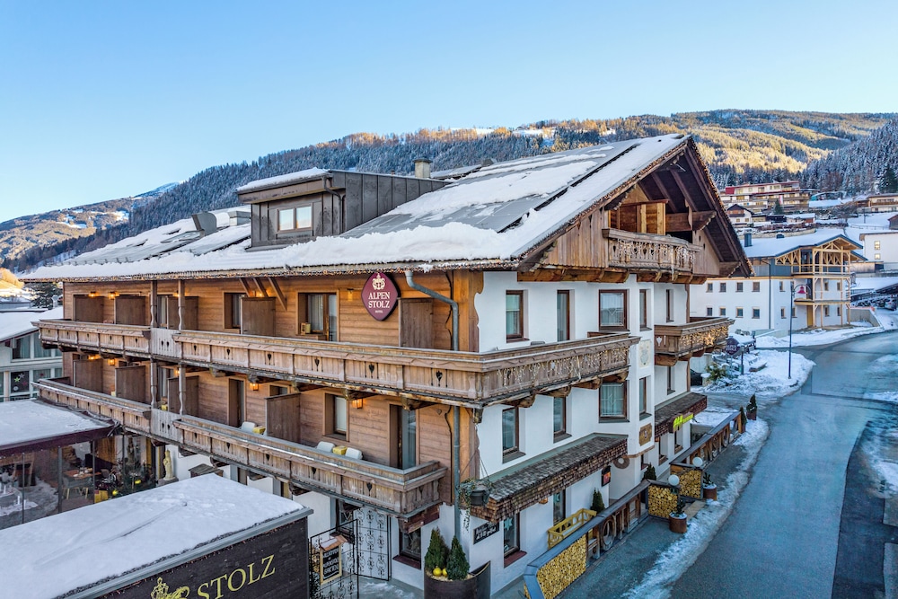 Hotel Alpenstolz