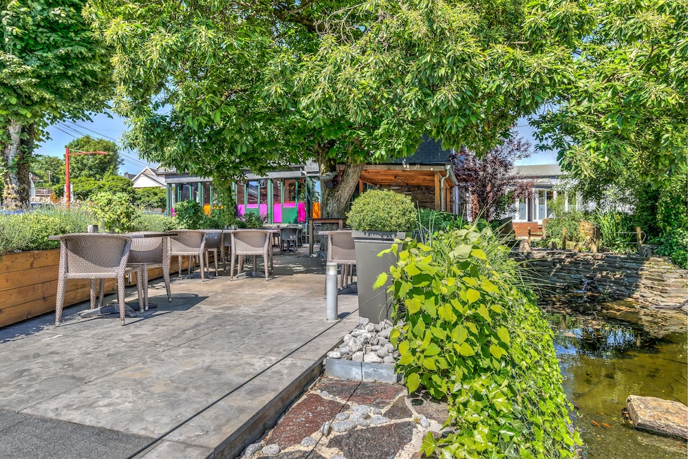 RAVEL Hotel Cyrano